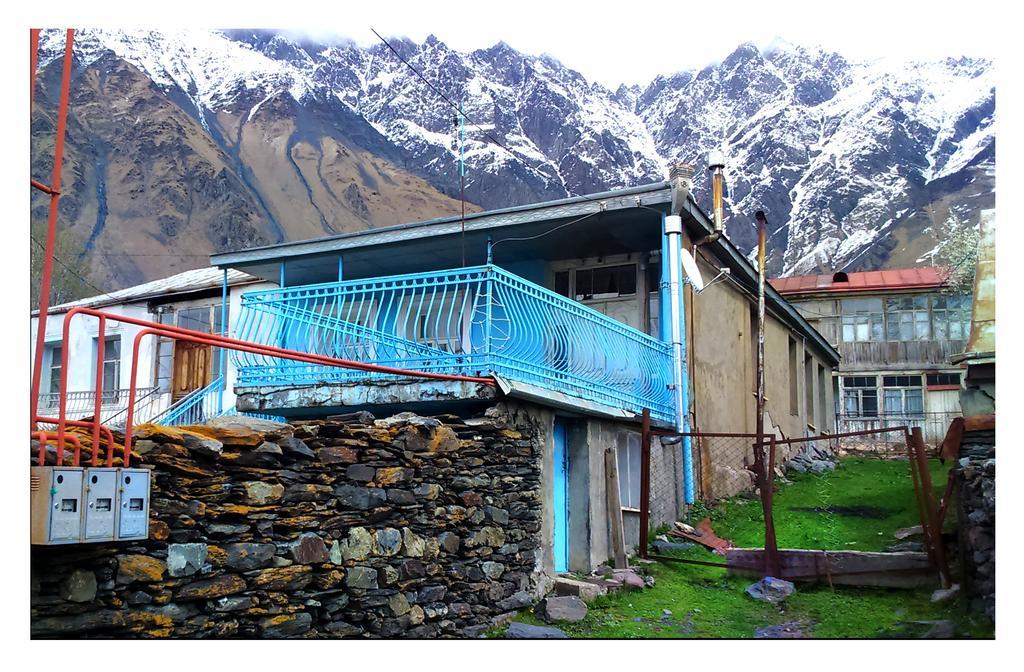 Blue Guesthouse Kazbegi Extérieur photo