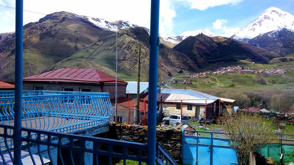 Blue Guesthouse Kazbegi Extérieur photo